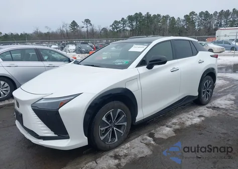 2025 Lexus Rz 300E Premium z USA, uszkodzony, nr VIN JTJABABB6SA011355